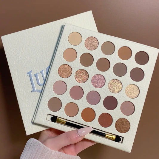 The Muse Lynn 25-Color Dream Palette: Matte &amp; Shimmer Mastery